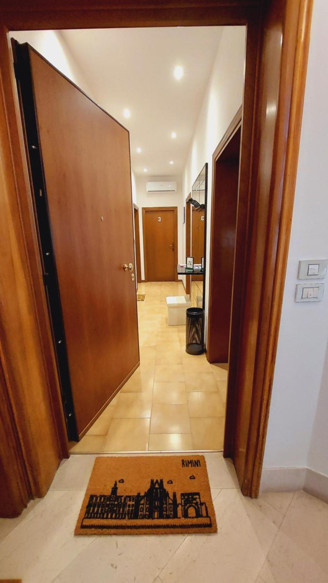 Antonia'S Guest House Римини Экстерьер фото