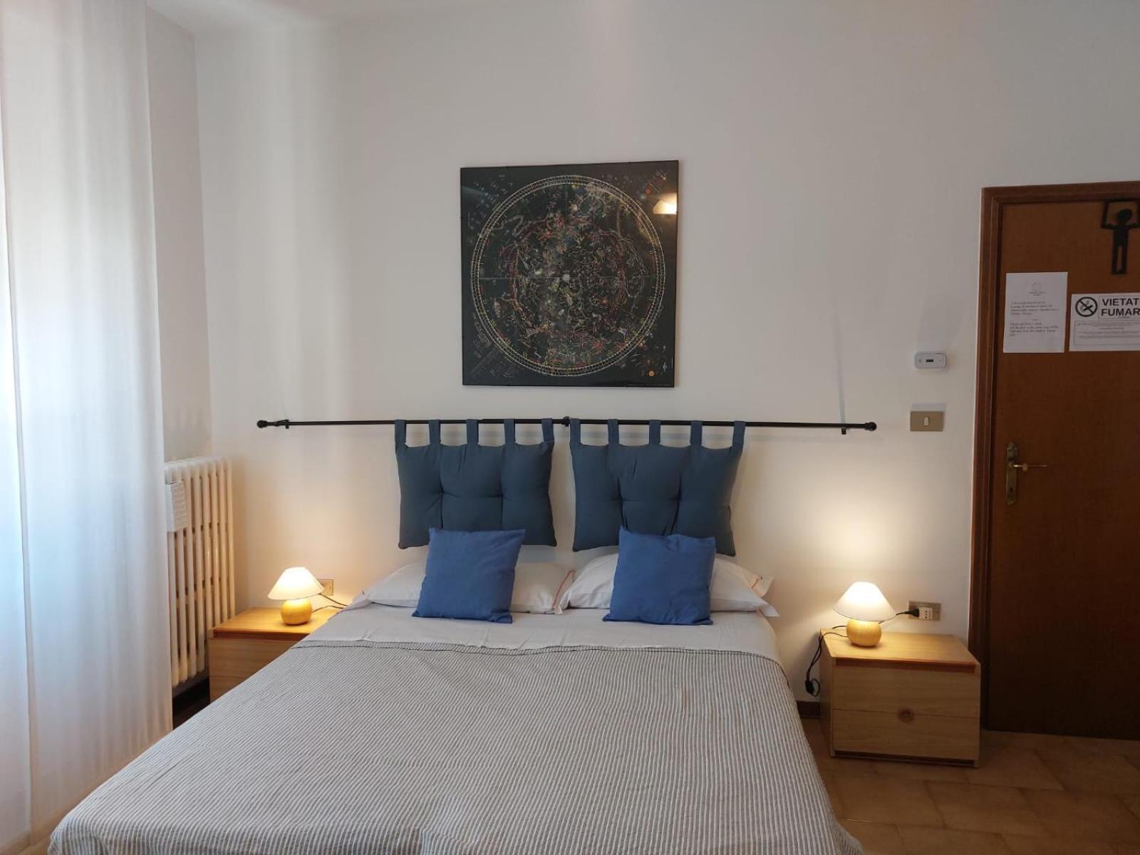 Antonia'S Guest House Римини Экстерьер фото